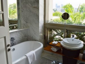 איך מחדשים אמבטיה אקרילית?